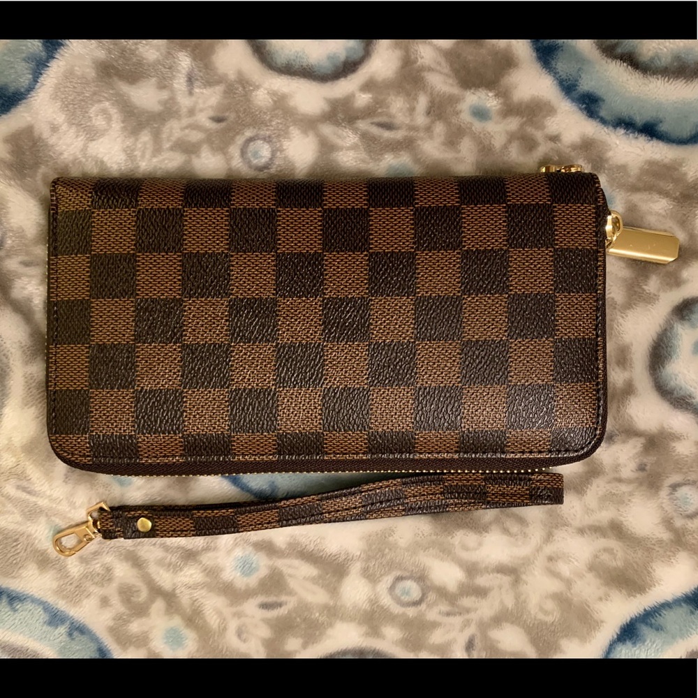 Brown checkered Wristlet